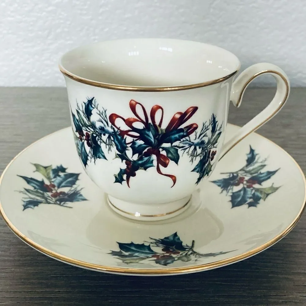 Lenox Winter Greetings Fine China Christmas Teacup Saucer Set